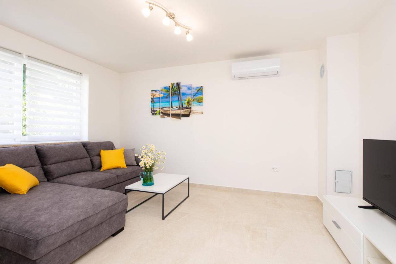 Apartman Ivona U Prizemlju Malinska Εξωτερικό φωτογραφία