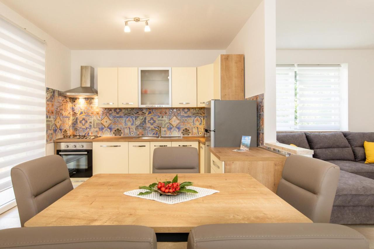 Apartman Ivona U Prizemlju Malinska Εξωτερικό φωτογραφία